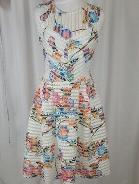 NWOT Gabby Skye Floral Fit & Flare Dress Size 6